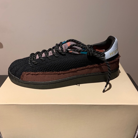 ❌SOLD❌Pharrell x Human Race Superstars -NWT! - Picture 3 of 5